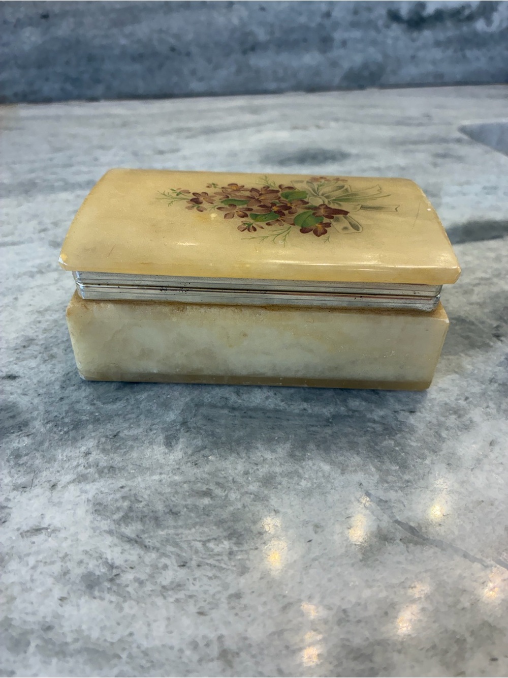 MID CENTURY FLORAL HINGED JEWELRY TRINKET BOX HAND CARVED IN ITALY
